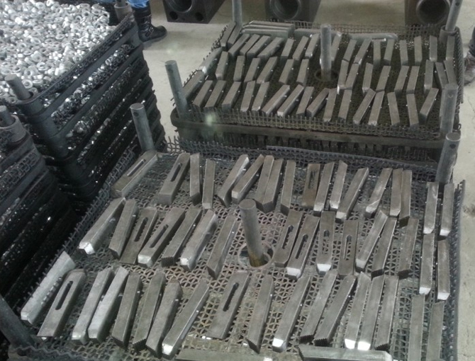 熱處理加工是一種通過對金屬材料進行加熱、保溫和冷卻等操作，以改變其組織結(jié)構(gòu)和性能的工藝方法，在機械制造、航空航天、汽車等眾多領(lǐng)域有著廣泛應(yīng)用，以下是其主要工藝過程：